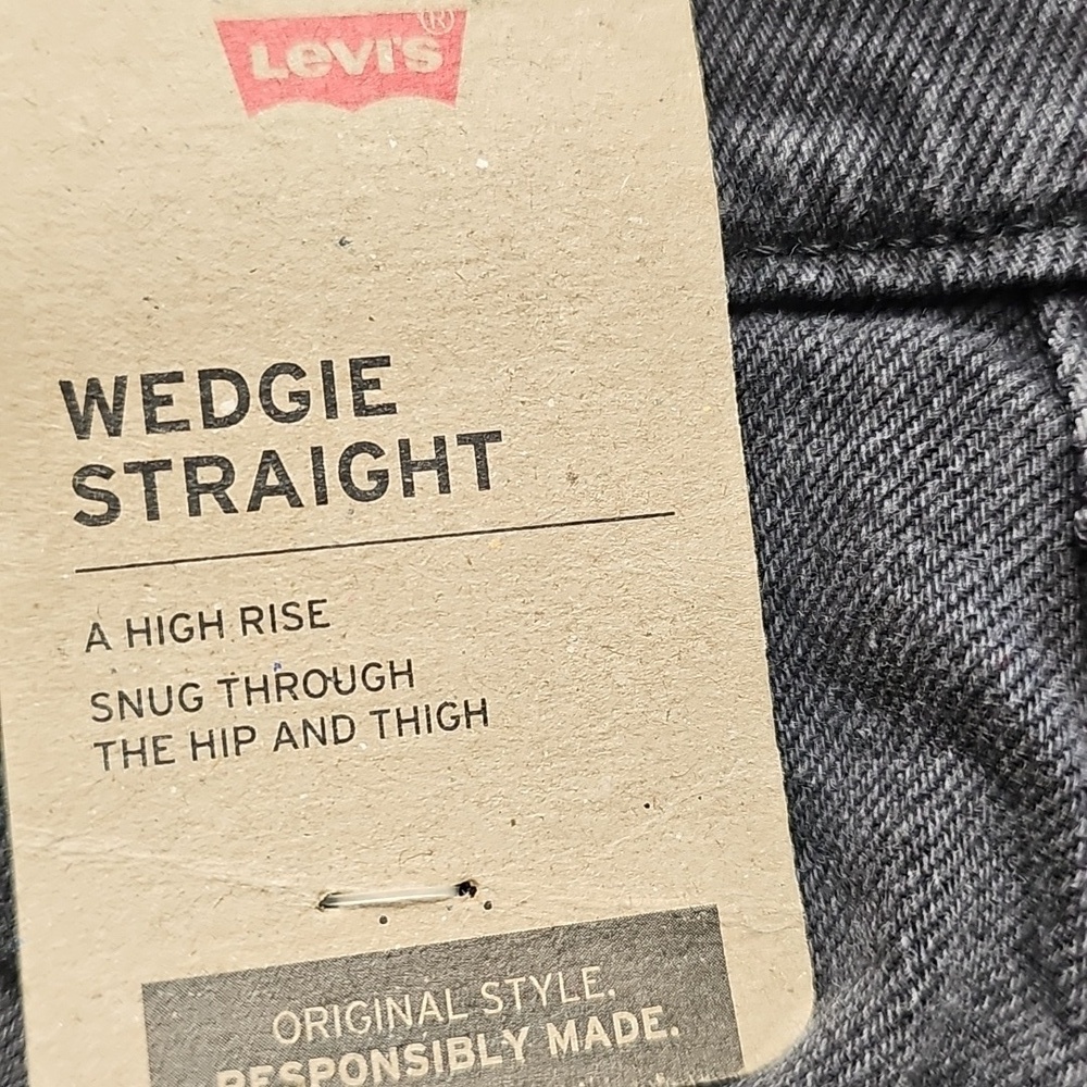 Levi's Wedgie Straight A High-Rise Snug Through the Hip And Thigh Cut & Dry - Picture 5 of 8